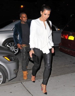 Ο Κanye West ήταν με την Kim και...δεν πρόλαβε να ανεβάσει το παντελόνι του (Photos) - Φωτογραφία 3