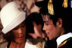 H Whitney Houston «τα είχε» κρυφά με τον Michael Jackson; (Photos)