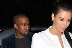 Με κατεβασμένο παντελόνι ο σύντροφος της Κιμ!