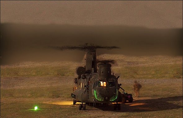 Ελικόπτερο προσφέρει απίστευτο θέαμα λόγω σκόνης - Φωτογραφία 9