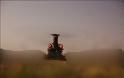 Ελικόπτερο προσφέρει απίστευτο θέαμα λόγω σκόνης - Φωτογραφία 4