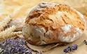 Άγιο ψωμί μπαγιάτικο και μούχλα παντεσπάνι…