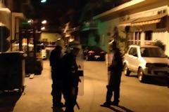 Ένταση μεταξύ νεαρών και αστυνομικών στην εθνική οδό