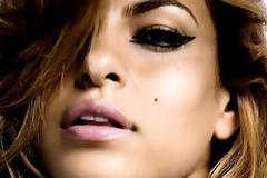 Η εκθαμβωτική ομορφιά της Eva Mendes!