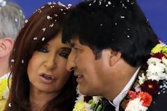 Ο πρόεδρος της Βολιβίας Evo Morales εθνικοποίησε το δίκτυο ηλεκτρικής ενέργειας… Οι εγχώριοι δωσίλογοι ξεπουλάνε τη ΔΕΗ…