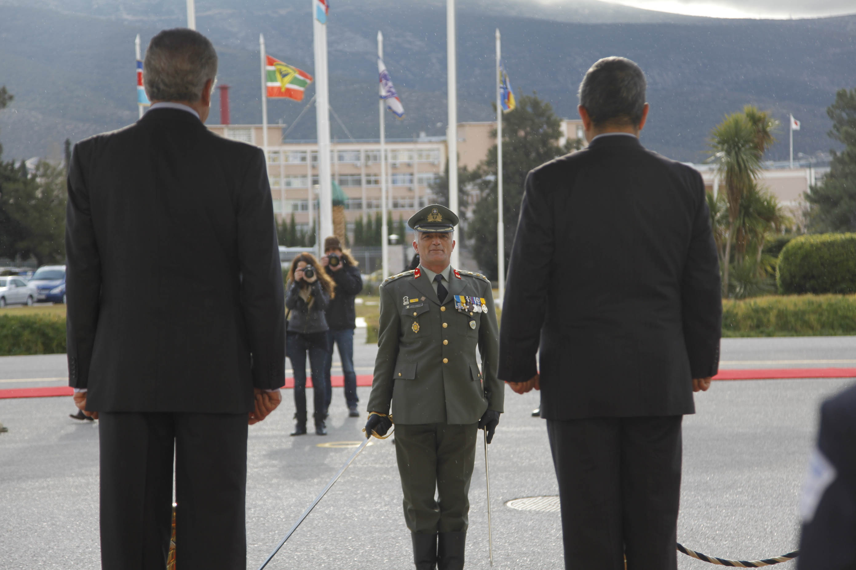 Τι Στρατό θέλουμε;Ένα κείμενο αξιωματικού για όσους επιμένουν να εθελοτυφλούν - Φωτογραφία 3