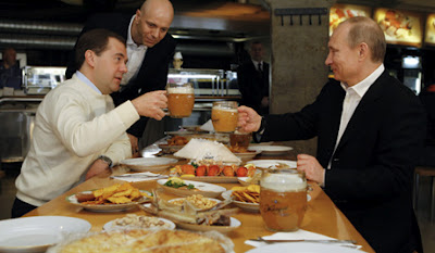 Ήπιε τα μπυρόνια του ο Πούτιν την Πρωτομαγιά - Φωτογραφία 1