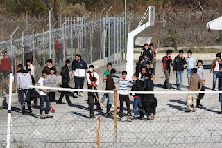 Άλλους 30 παράνομους μετανάστες μετέφεραν στην Αμυγδαλέζα - Φωτογραφία 1