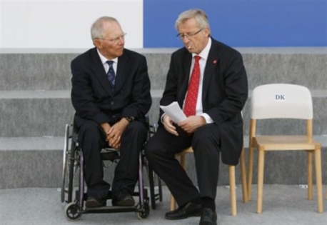 Ο Γιούνκερ στηρίζει Σόιμπλε για πρόεδρο του Eurogroup - Φωτογραφία 1