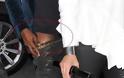 Kardashian – Γουέστ:Τους έπιασαν οι παπαράτσι να βγαίνουν από το αυτοκίνητο με κατεβασμένο παντελόνι [φωτο] - Φωτογραφία 2
