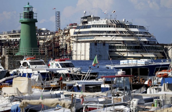 Για παλιοσίδερα το Costa Concordia! Ξεκίνησε η ανέλκυση - Φωτογραφία 3