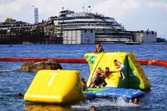 Για παλιοσίδερα το Costa Concordia! Ξεκίνησε η ανέλκυση