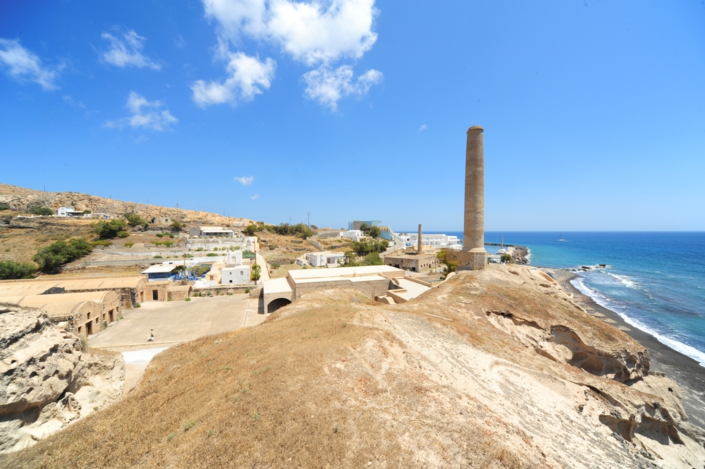 H Σαντορίνη εκρήγνυται, ξανά: Eγκαινιάστηκε μοναδικός χώρος πολιτισμού σε παλιό εργοστάσιο τομάτας [photos] - Φωτογραφία 8