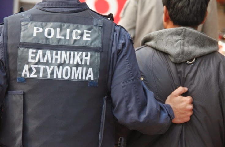 Επιχείρηση «σκούπα»  με προσαγωγές και συλλήψεις μεταναστών - Φωτογραφία 1