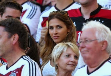 Αυτό είναι το κορίτσι του σούπερ Μάριο Γκέτσε - Μοντέλο εσωρούχων η αγαπημένη του νέου εθνικού ήρωα της Γερμανίας! [photos + video] - Φωτογραφία 10