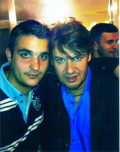 Αυτός είναι ο τραγουδιστής που ανακάλυψε τυχαία ο Θέμης Αδαμαντίδης! Η selfie του με τον Πάνο Κιάμο που κάνει θραύση στα likes! [photo] - Φωτογραφία 2