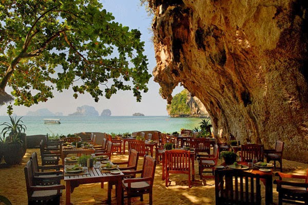 Ρομαντικό εστιατόριο σε σπηλιά δίπλα στην παραλία [photos] - Φωτογραφία 1
