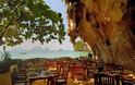 Ρομαντικό εστιατόριο σε σπηλιά δίπλα στην παραλία [photos]