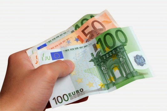 1.500 ευρώ οι επιπλέον φόροι – Φωτιά τα εκκαθαριστικά για “μπλοκάκια” και ελεύθερους επαγγελματίες - Φωτογραφία 1