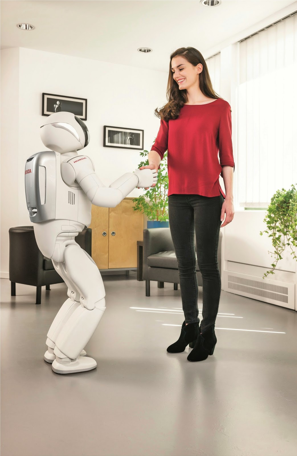 Πανευρωπαϊκή παρουσίαση του νέου ASIMO, του πιο σύγχρονου Ανθρωποειδούς Ρομπότ της Honda - Φωτογραφία 1