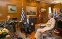 Συνάντηση ΥΕΘΑ Δημήτρη Αβραμόπουλου με τον Αρχηγό Ενόπλων Δυνάμεων του Ηνωμένου Βασιλείου - Φωτογραφία 3