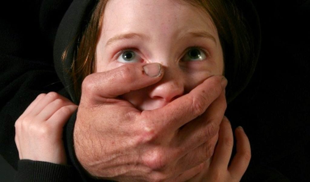 Σοκ προκαλεί στη Βρετανία η σύλληψη 660 παιδεραστών που κακοποίησαν εκατοντάδες ανήλικα παιδιά - Φωτογραφία 1
