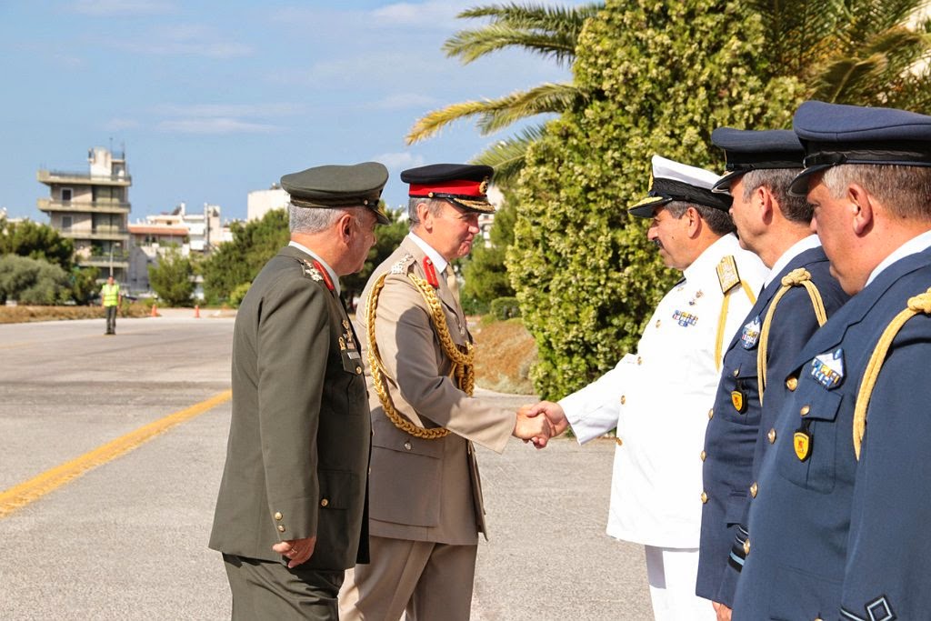 ΕΠΙΣΗΜΗ ΕΠΙΣΚΕΨΗ ΑΡΧΗΓΟΥ ΕΝΟΠΛΩΝ ΔΥΝΑΜΕΩΝ ΤΟΥ ΗΝΩΜΕΝΟΥ ΒΑΣΙΛΕΙΟΥ ΣΤΟ ΓΕΕΘΑ - Φωτογραφία 4