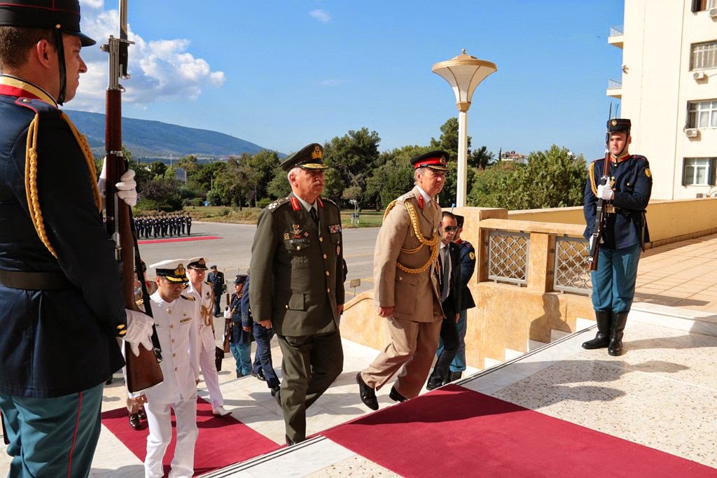 ΕΠΙΣΗΜΗ ΕΠΙΣΚΕΨΗ ΑΡΧΗΓΟΥ ΕΝΟΠΛΩΝ ΔΥΝΑΜΕΩΝ ΤΟΥ ΗΝΩΜΕΝΟΥ ΒΑΣΙΛΕΙΟΥ ΣΤΟ ΓΕΕΘΑ - Φωτογραφία 8