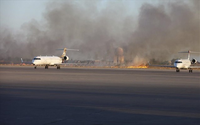 Λιβύη: Μάχες με οβίδες στον τερματικό σταθμό του αεροδρομίου της Τρίπολης - Φωτογραφία 1