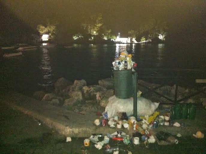 Αναγνώστης καταγγέλλει την άσχημη εικόνα των σκουπιδιών στην Πάργα [photo] - Φωτογραφία 2