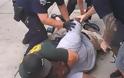 Βίντεο που ΦΡΙΚΑΡΕΙ! Αστυνομικοί σκοτώνουν πολίτη. Δεν μπορώ να αναπνεύσω φώναζε [ΣΚΛΗΡΕΣ ΕΙΚΟΝΕΣ] - Φωτογραφία 1