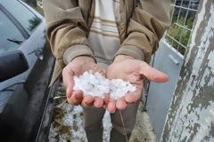 Σχεδόν 10 μέρες πριν τον Αύγουστο και ο καιρός θυμίζει χειμώνα - Δείτε φωτογραφίες από το χαλάζι που έριξε στη Δωδώνη Ιωαννίνων