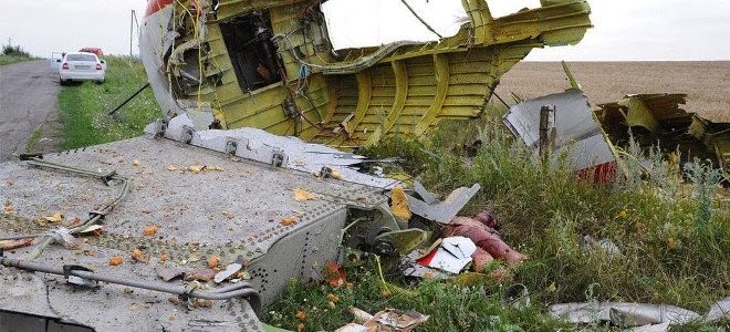 Η προπαγάνδα «ανθεί» παρά τους 298 νεκρούς: Πως καλύπτουν ουκρανικά και ρωσικά μέσα την τραγωδία με το Boeing - Φωτογραφία 1