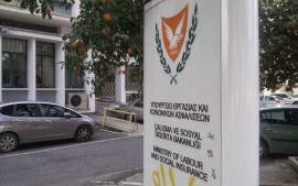 Κύπρος - ΕΕΕ: Πήραν φωτιά τα τηλέφωνα του Υπουργείου Εργασίας - Φωτογραφία 1