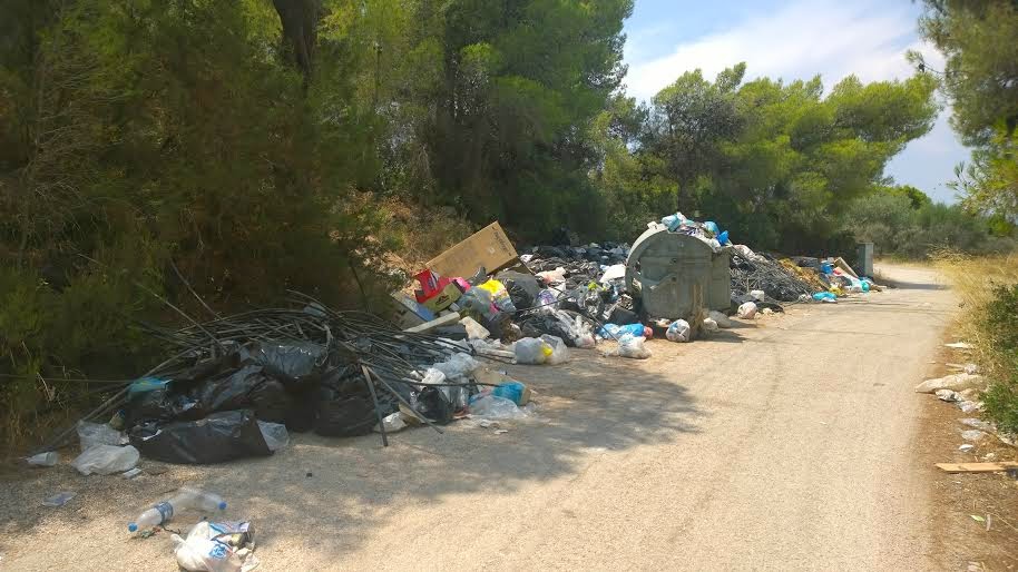 Απορρίματα ξενοδοχείων σε κατοικημένες περιοχές, αναγνώστης φωτογραφίζει την εγκατάλειψη - Φωτογραφία 3