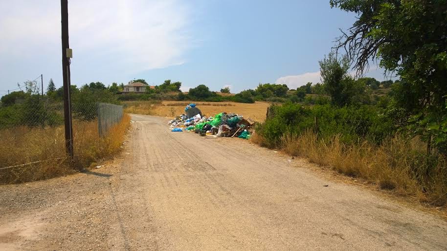 Απορρίματα ξενοδοχείων σε κατοικημένες περιοχές, αναγνώστης φωτογραφίζει την εγκατάλειψη - Φωτογραφία 5