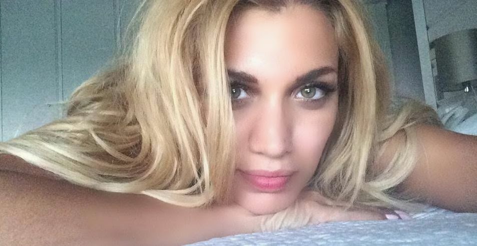 H Κωνσταντίνα Σπυροπούλου βγάζει selfie στο κρεβάτι της και την ανεβάζει στο facebook - Φωτογραφία 2