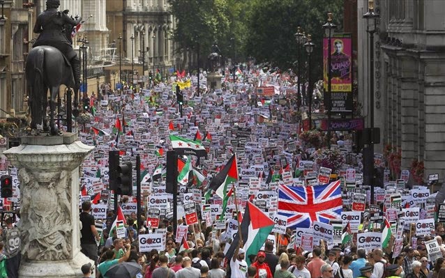 Χιλιάδες άνθρωποι διαδήλωσαν στο Λονδίνο - Φωτογραφία 1