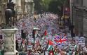 Χιλιάδες άνθρωποι διαδήλωσαν στο Λονδίνο