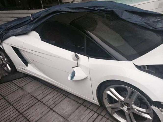 ΒΙΝΤΕΟ: Παρκαδόρος ξενοδοχείου κατέστρεψε μια πανάκριβη Lamborghini - Φωτογραφία 1