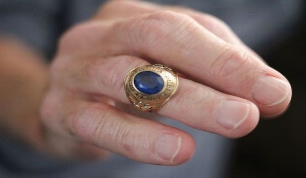 Το ταξίδι του δαχτυλιδιού: Βρέθηκε στη Νάξο, 42 χρόνια μετά - Φωτογραφία 1