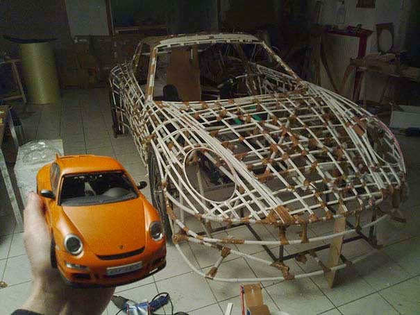 Απίστευτη λειτουργική Porsche από πλαστικούς σωλήνες και αλουμινόχαρτο! - Φωτογραφία 8