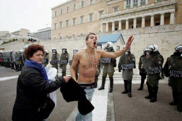 Η Ελληνίδα μάνα γιατί θεωρείται... ευνουχιστική! - Φωτογραφία 1
