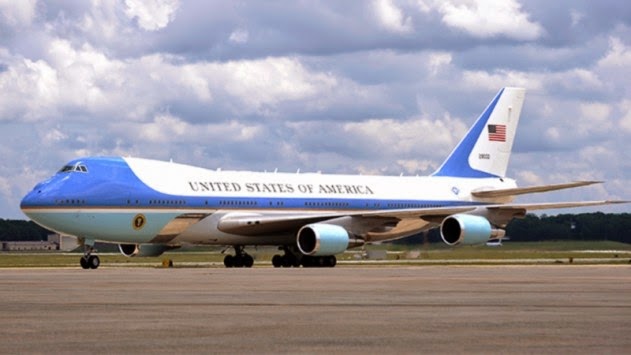 Χάκερ κατέρριψε το αεροπλάνο του Ομπάμα - Χάος στο ίντερνετ! - Φωτογραφία 1