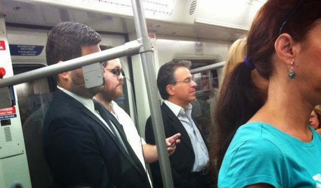 Ντινόπουλος: Περίμενε στο σταθμό, πήρε το μετρό και πήγε στο υπουργείο - Φωτογραφία 1