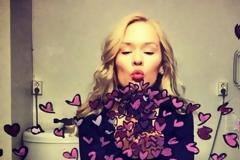 Η νεαρή που έκανε τις selfies έργα τέχνης [photos]