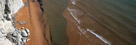 Παραλία Ξι: Η άγνωστη πλαζ της Κεφαλονιάς με την κατακόκκινη άμμο και το περίεργο όνομα - Φωτογραφία 11