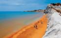 Παραλία Ξι: Η άγνωστη πλαζ της Κεφαλονιάς με την κατακόκκινη άμμο και το περίεργο όνομα - Φωτογραφία 2