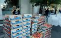 Η Χρυσή Αυγή στο πλευρό των Ελλήνων - Μαζική συμμετοχή στην διανομή τροφίμων στα γραφεία της Τ.Ο. Αθηνών [video] - Φωτογραφία 6