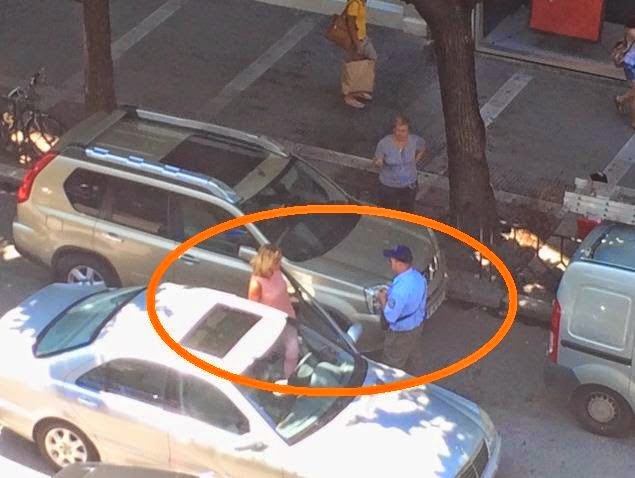Δείτε στις ΦΩΤΟ το απίστευτο παρκάρισμα ξανθιάς Θεσσαλονικιάς με mercedes στην Τσιμισκή! [photos] - Φωτογραφία 3